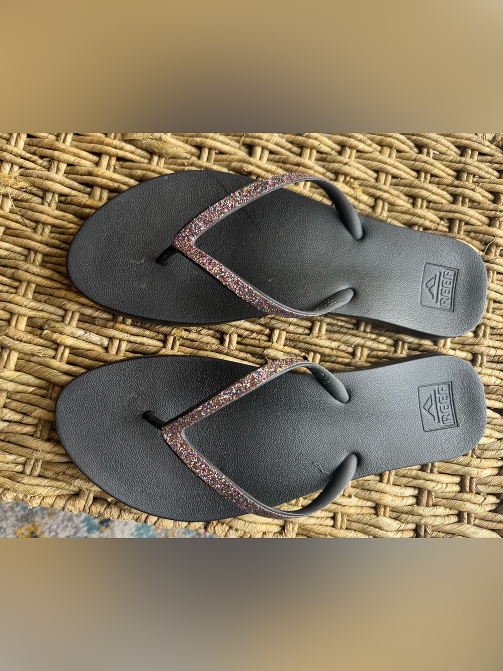 Reef Sparkling Women Sparkly Black Pink Sandals Size 10/11 Flip Flops Beachwear